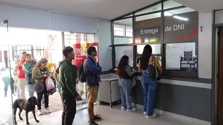 Con gran convocatoria durante la semana, continúa hasta mañana la entrega de DNI en el Registro Civil