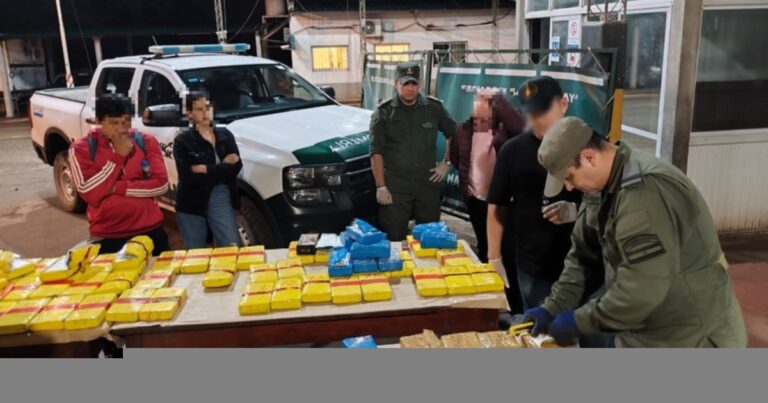 Pareja fue descubierta con más de 160 kilos de cocaína