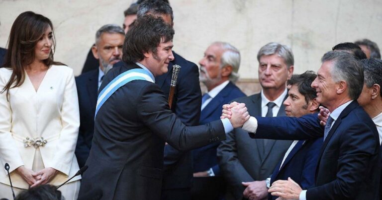 El Gobierno prioriza la disputa con el PRO de Macri y relega la batalla con el peronismo de Cristina Kirchner