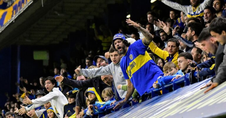 Crónica de la noche más tensa de los últimos tiempos en la Bombonera: cómo se vivió la clasificación de Boca en las tribunas