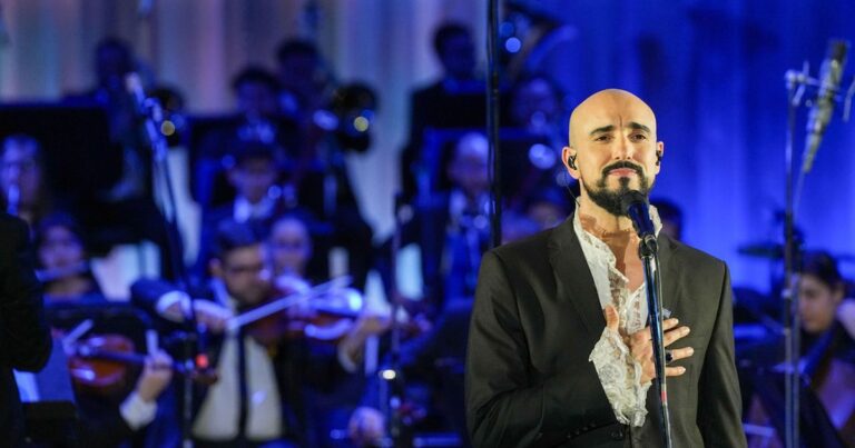 Los 41 años de Abel Pintos: del niño que actuaba en festivales escolares al artista internacional que encontró la felicidad en su familia