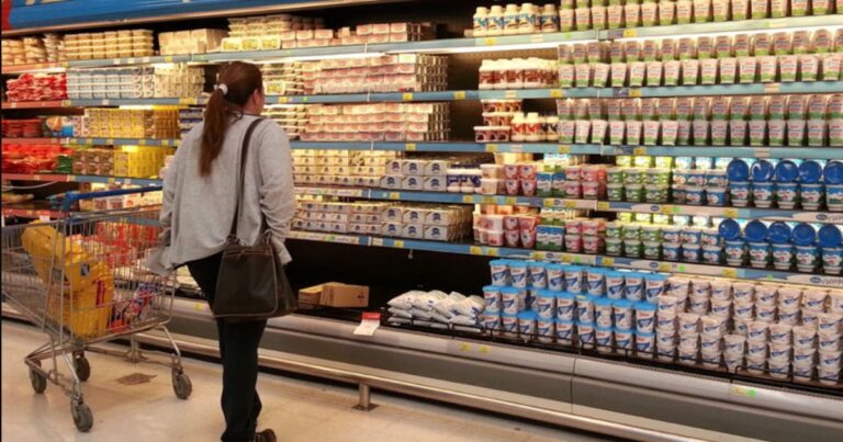 La economía que viene: dólar planchado, ola importadora y consumo a dos velocidades