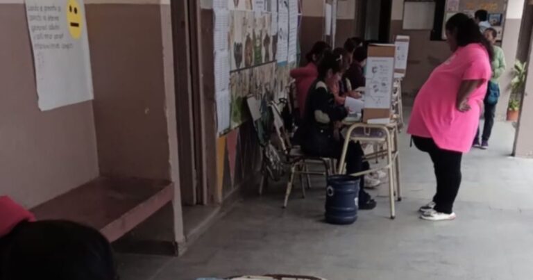 Demoras en las mesas, en el inicio de la jornada: las elecciones arrancaron con problemas en Tartagal
