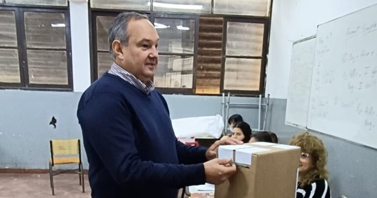 Leavy pidió votar “con esperanzas, nunca más con odio”.