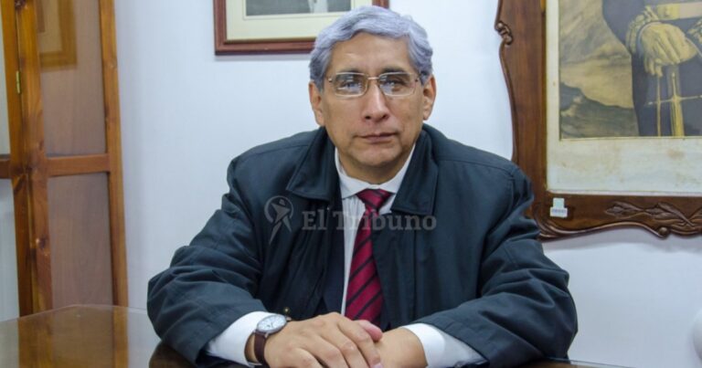Miguel Nina asumió como rector de la Unsa