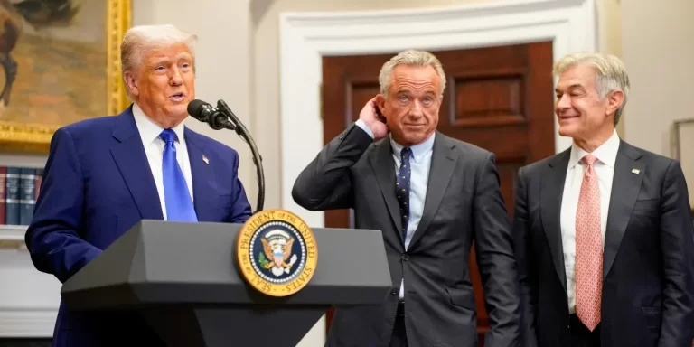 Trump firmó un decreto para reducir el precio de los medicamentos en EEUU