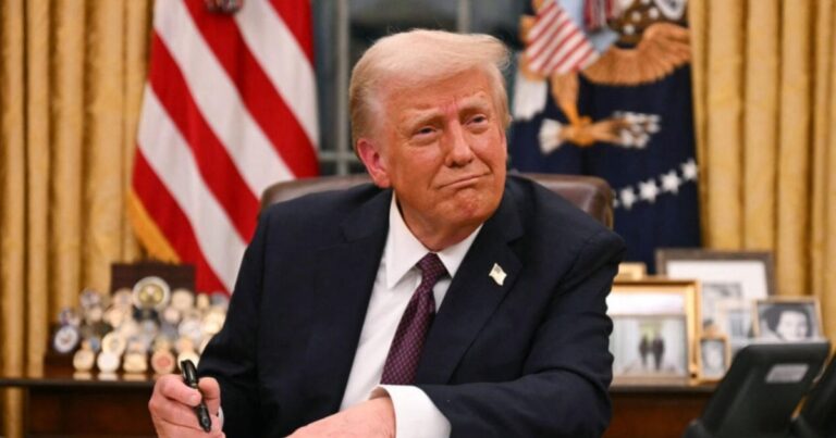 Donald Trump firmó un decreto que reduce los precios de los medicamentos
