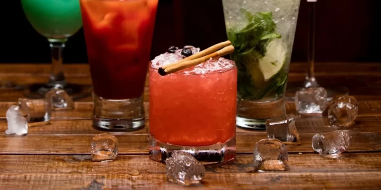 Día del Cocktail: por qué se conmemora y tres recetas para celebrarlo