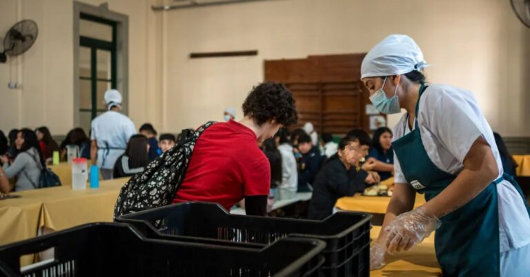 Drama social en un de los colegios más importantes de Córdoba: “Hay chicos que se desmayan de hambre”