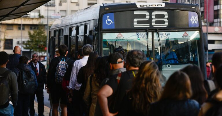 La UTA llegó a un acuerdo salarial y se disipa el riesgo de otro paro de colectivos en el AMBA