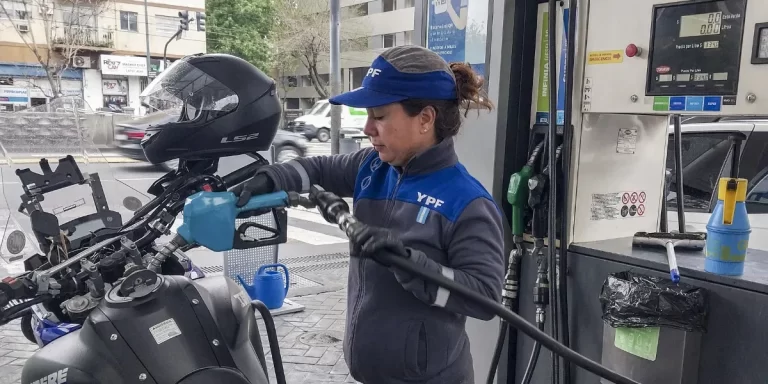 YPF subió los combustibles un 0,4% tras el ajuste en los biocombustibles