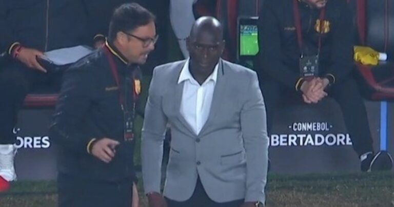 Sobrio pero elegante: el moderado look de Segundo Castillo en la Copa Libertadores