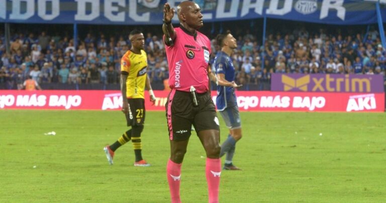 Augusto Aragón será el árbitro en el Clásico del Astillero: ¿cuáles son sus antecedentes?
