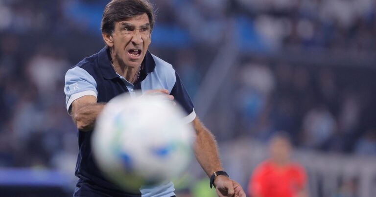Costas, tras la goleada a Colo Colo: “Para ganar la Copa nos hacen falta tres o cuatro jugadores más”