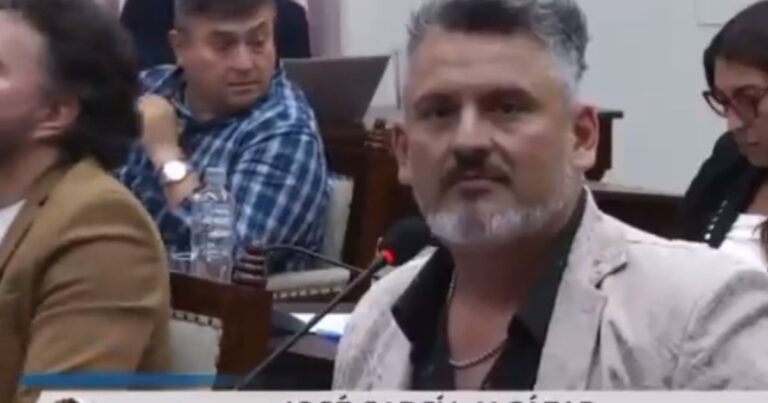 El concejal Jose García en una nueva polémica : “Amigos son los huevos y se golpean entre ellos”