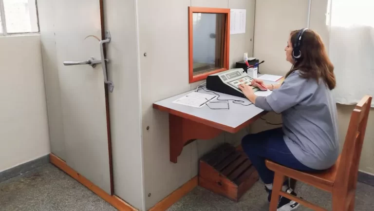 El consultorio de Fonoaudiología del hospital del Milagro funciona en el anexo de Rivadavia 1350