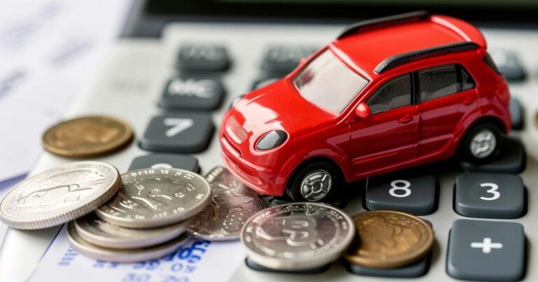 Cuántos sueldos hay que destinar para comprar el auto 0 Km más barato del mercado y cuántos había que poner hace un año