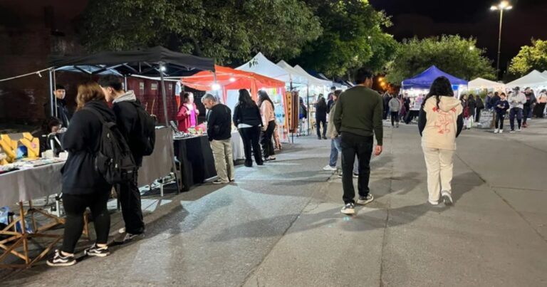 Feria holística y mística en Salta: tarot, oráculos y mucho más en plaza España