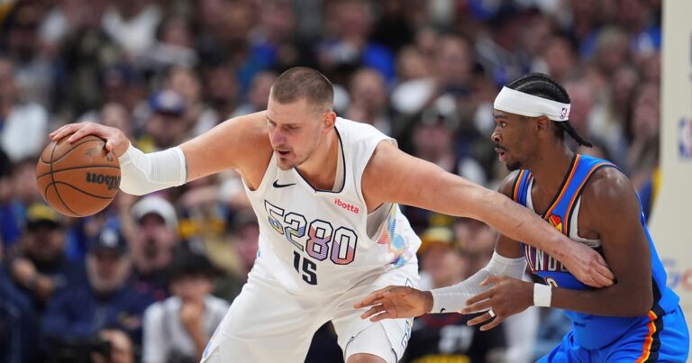 ¡De otro planeta! El video de otro increíble no-look de Nikola Jokic para delirio de los Denver Nuggets vs Oklahoma City Thunder