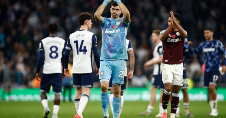 El Aston Villa del Dibu Martínez, beneficiado por una particular decisión del Tottenham