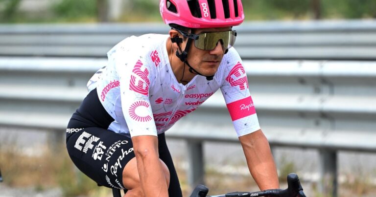 Richard Carapaz completó otra etapa en el Giro de Italia: a cuánto quedó del líder y cuándo vuelve a competir
