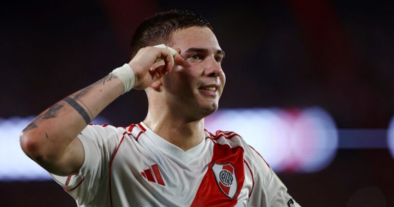 Efecto Mastantuono: Scaloni evalúa citar a la influyente joya de River a la Selección