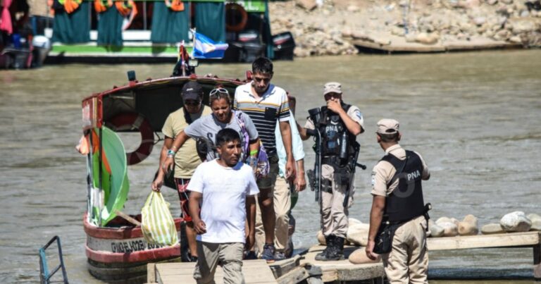 Todavía no se inauguró el alambrado y ya se formó una “aduana” paralela