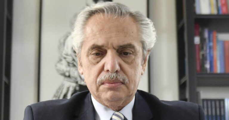 Alberto facturó al broker de seguros hasta antes de asumir