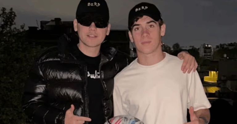 ¿Peleados? Por qué no aparece el logo de Bizarrap en el casco de Franco Colapinto