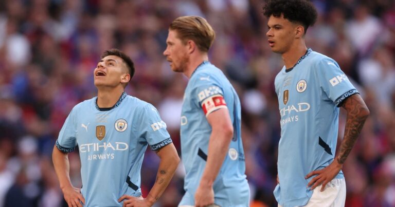 El tremendo elogio de un referente del Manchester City al Diablito Echeverri: “Es buenísimo…”