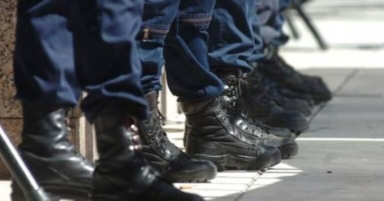 Tres policías comenzarán a ser juzgados