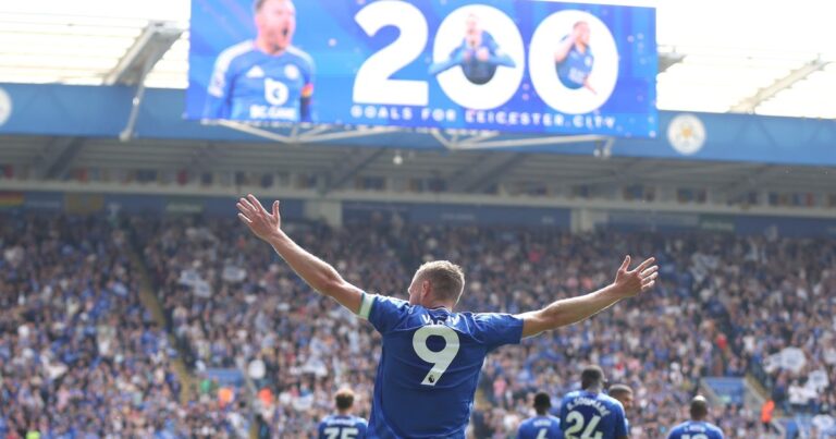 Gol 200, victoria y emotivo homenaje: así fue el último partido de Jamie Vardy en la cancha del Leicester