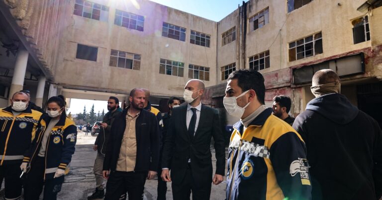 El gobierno sirio anunció la creación de dos comisiones para identificar a los responsables de los crímenes durante el régimen de Al Assad