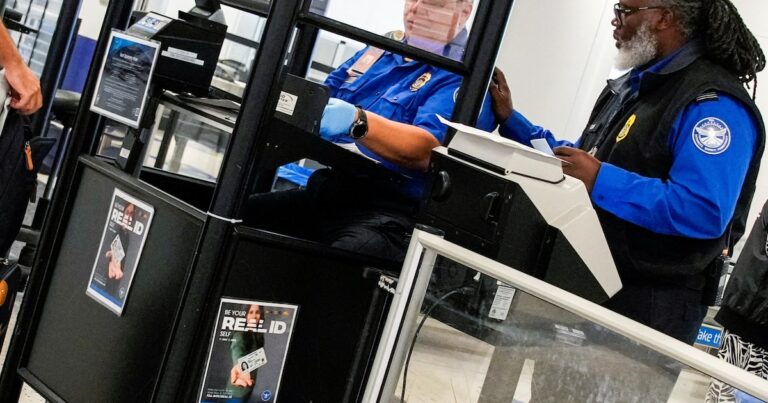 Alerta de seguridad: la razón por la que la TSA prohibió este popular artículo en el equipaje facturado