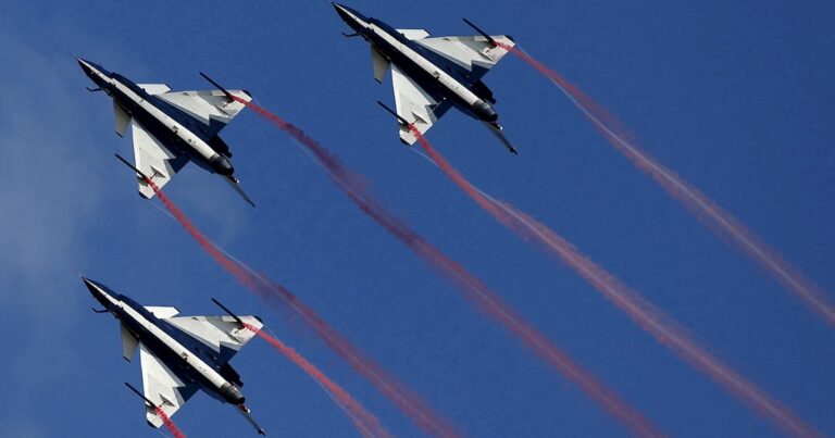 El debut en combate de un avión de guerra chino sobre Cachemira agita la tensa geopolítica