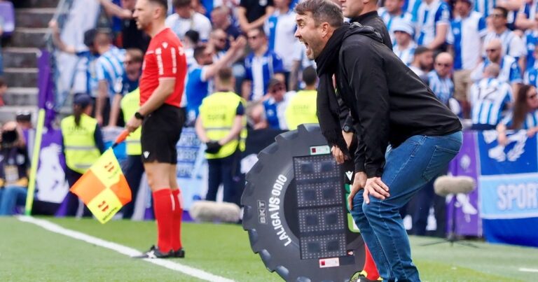 El Alavés del Chacho Coudet ganó y se salvó del descenso