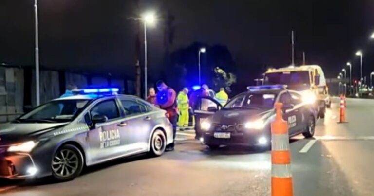 Balearon a una mujer, escaparon y chocaron en San Cristóbal tras una feroz persecución