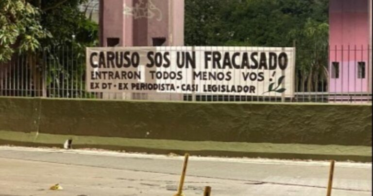 Pasacalles y burla de Toviggino contra Caruso luego de las legislativas