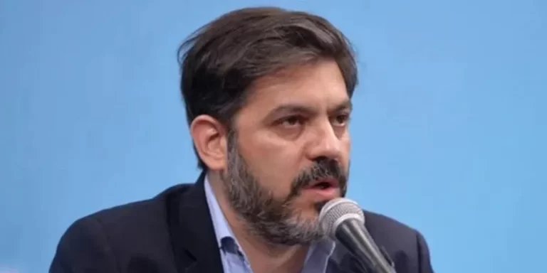 El Gobierno bonaerense relativizó la victoria de Adorni y advirtió que el resultado “no es extrapolable” a la Provincia