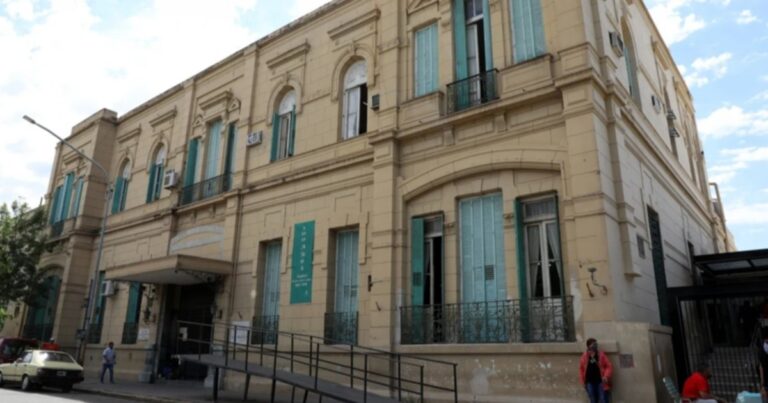 Horror en Rosario: un suboficial de la Policía le disparó en la cabeza a su pareja embarazada