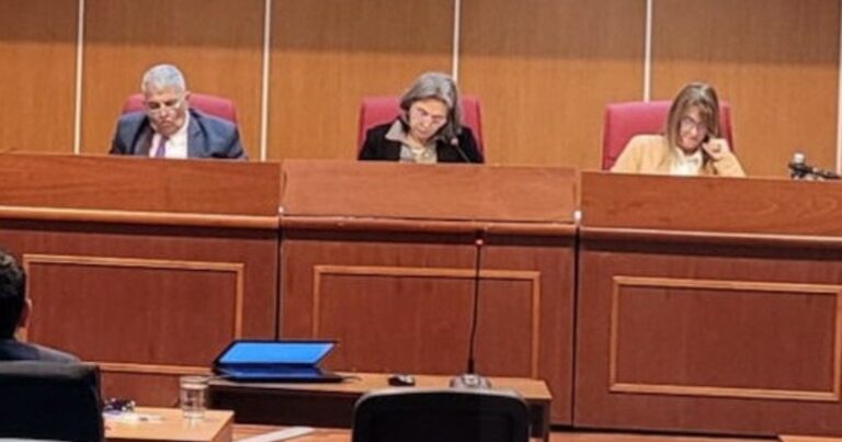 Muerte de un hombre en Bº Atocha: Declaró uno de los tres policías acusados