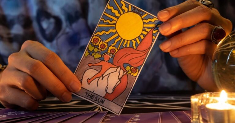 El tarot, entre el misterio milenario y la guía del presente: ¿puede predecir el futuro?