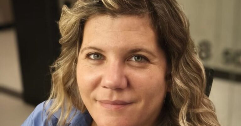 Dominique Metzger se hartó de estar siempre seria y clásica y se animó a un jugadísimo cambio de look