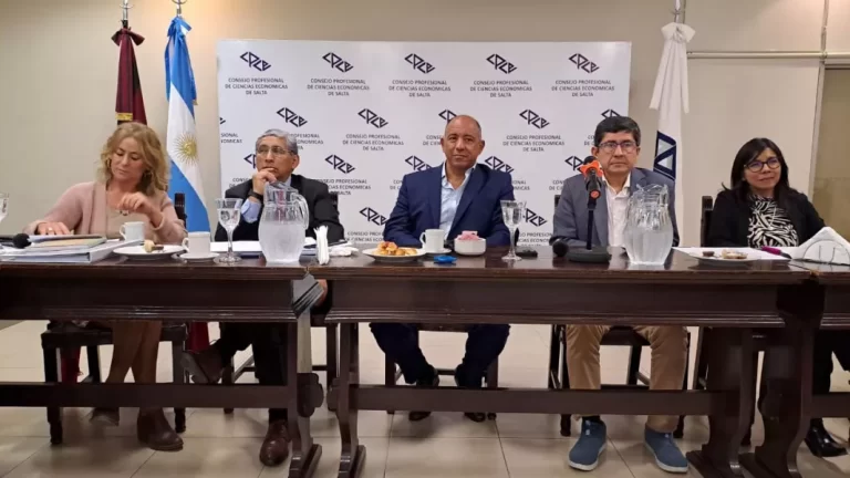 Gobierno, Universidad y sector privado analizan alternativas tributarias