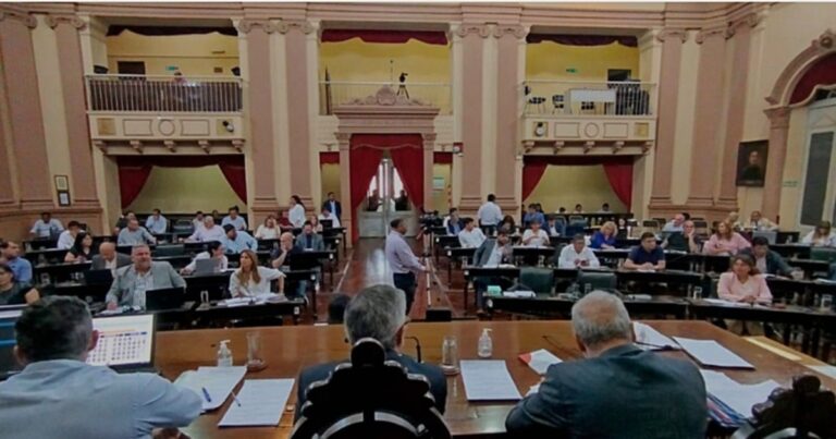 Morosos alimentarios no podrán ingresar a la cancha, ni al casino