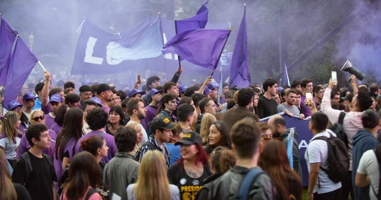 Entre actos de Las Fuerzas del Cielo y el Congreso que impulsa Karina Milei, el Gobierno desembarca en PBA