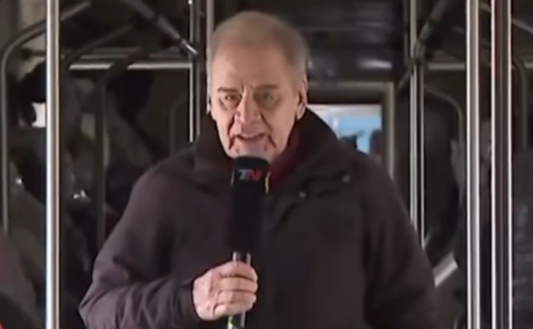 ¡Así, no! El estallido de furia de Julio Bazán en TN mientras cubría la salida del tren solidario por el temporal