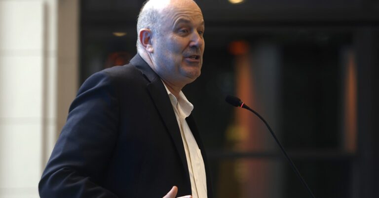 Fuerte avance de Milei y Sturzenegger para limitar el derecho a huelga