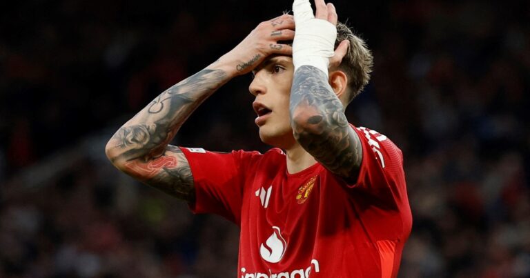 ¿Por qué no juega HOY Alejando Garnacho en el Manchester United vs. Tottenham, por la Final de la UEFA Europa League?