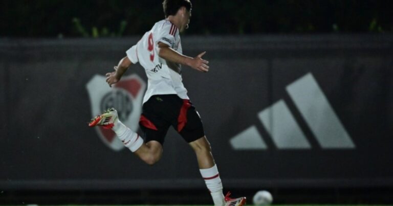 El festejo especial del goleador de la Reserva de River ante Boca